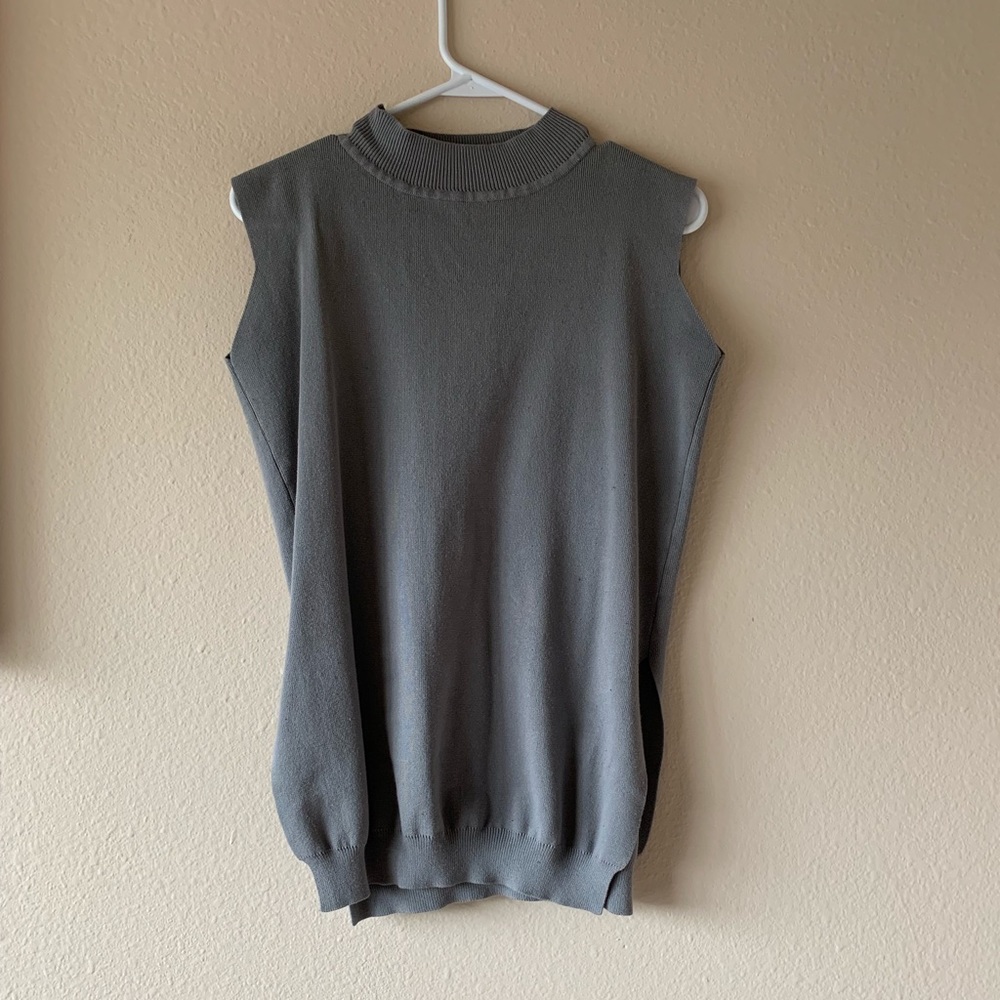 Molly Green Sleeveless crewneck